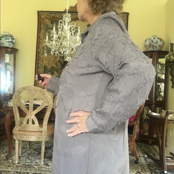 Chico’s Long Hi Low Button Shirt Gray Design - Picture 2 of 5